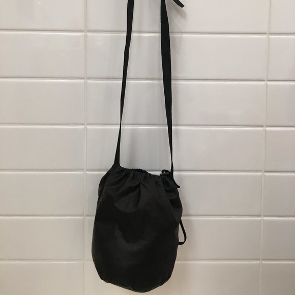***SOLD***Patagonia over shoulder travel bag - Picture 5 of 11